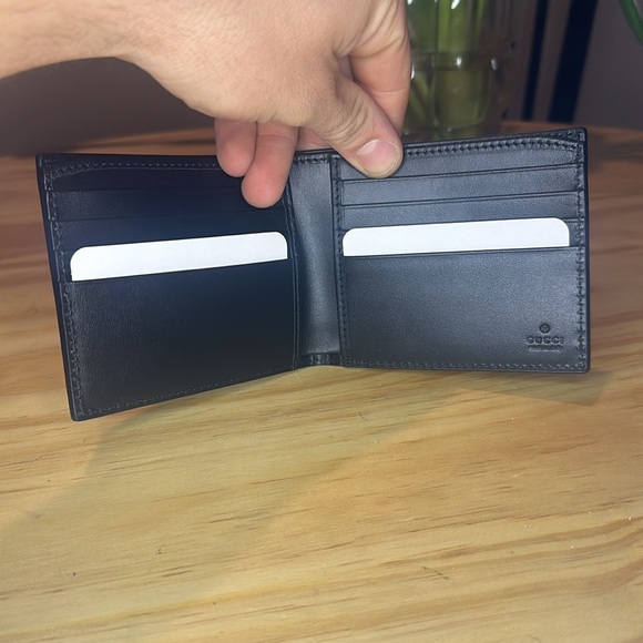 Authentic GUCCI Vintage Logo Mens Bi Fold Wallet Black NEW WITHOUT BOX - Picture 3 of 6